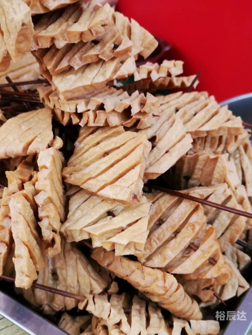 大连打滚子大连打滚子，美食与文化的交融