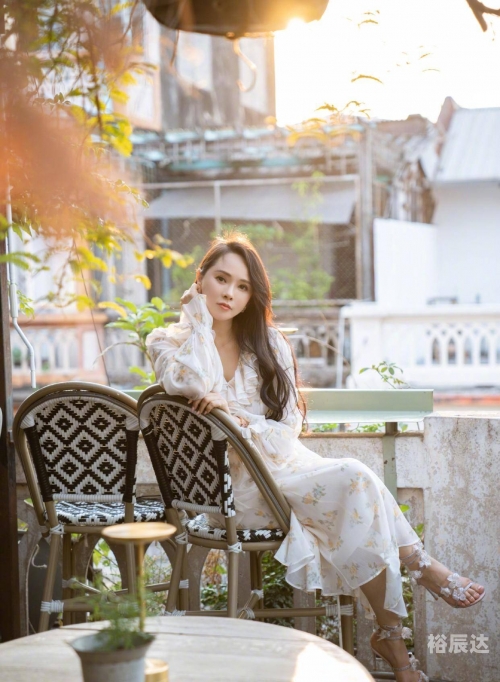 伊能静晒旧照伊能静未经PS照，真实之美-第2张图片