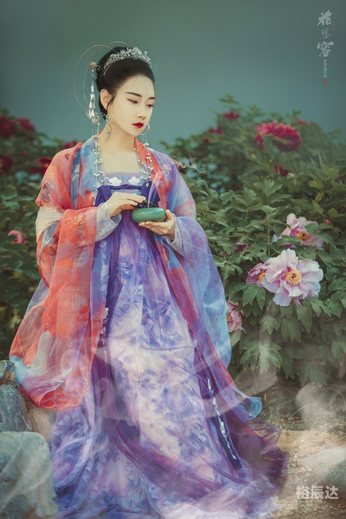 花想容-第2张图片