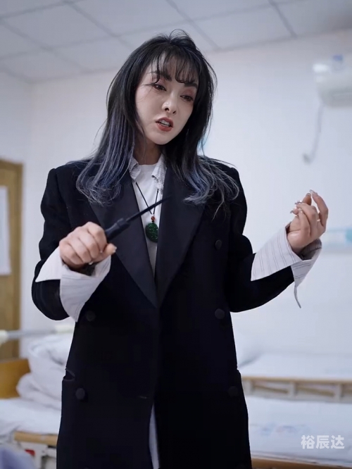 神医娘亲她是团宠大佬-第2张图片