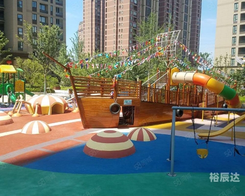 芳草地论坛，探索网络交流的新天地