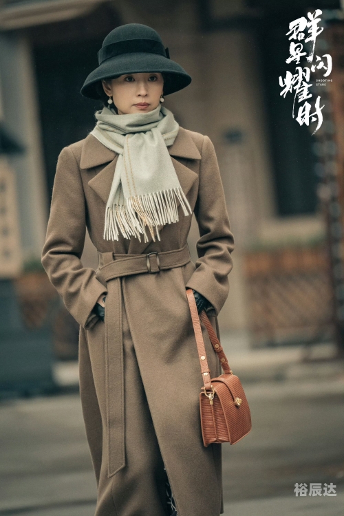 董洁歌曲mv董小洁歌词，情感与旋律的交织-第3张图片