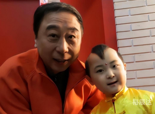 邓鸣贺最新消息邓鸣贺最新消息，演艺事业再攀高峰