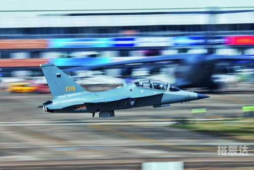 鹰击长空2鹰击长空2，探索天空的壮丽与挑战-第3张图片