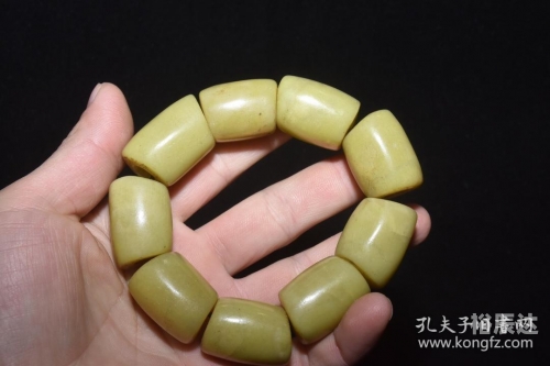 黄玉手链黄玉手链，璀璨璀璨的珠宝之美-第1张图片