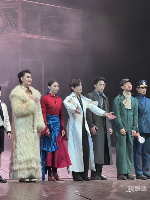 海上钢琴师定档海上钢琴师定档，音乐与冒险的完美结合