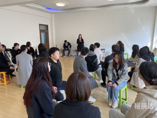 金锁匙俱乐部，心灵之锁，互助之桥