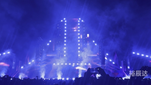 最新DJ舞曲，超劲爆的潮流风暴-第2张图片