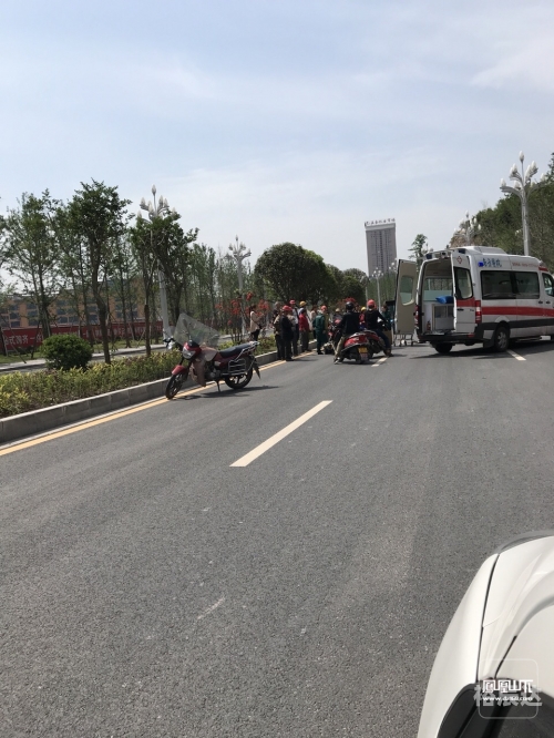 达州南外交通事故，悲痛与责任-第2张图片
