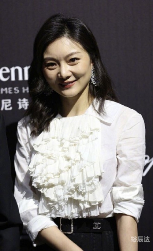 最新女优秀颜值排行最新女优，引领演艺界新风尚-第2张图片