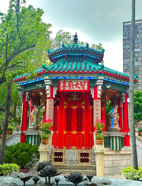 黄大仙论坛精选六肖选一黄大仙论坛精选，六肖揭秘与黄大仙的神秘魅力-第2张图片