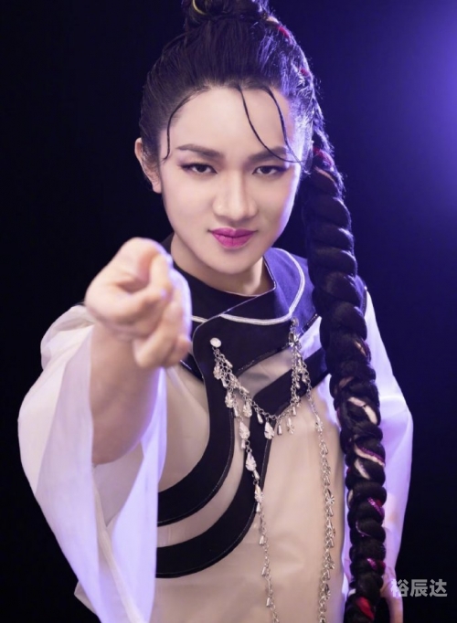 百变大咖秀邓紫棋王祖蓝百变大咖秀邓紫棋，音乐与舞台的完美融合-第2张图片