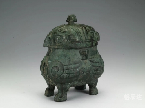彩翎羽轿彩翎羽轿，古代华丽的出行工具