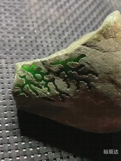 薄水料翡翠，翡翠中的珍品-第1张图片
