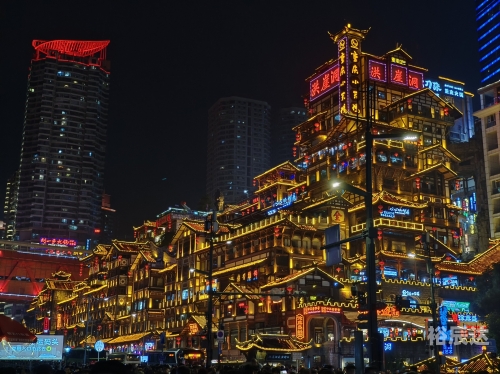 洪崖洞 抖音洪崖洞与抖音，探索沉浸式旅游体验