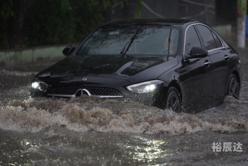 上海特大暴雨，暴雨肆虐下的城市挑战-第1张图片