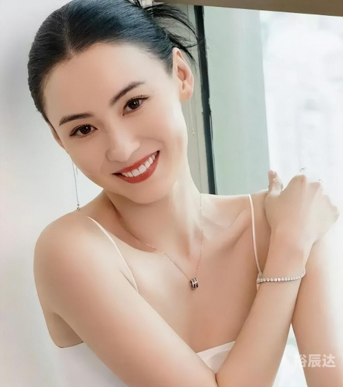 香港美女图片香港美女图片，魅力四溢的时尚风情