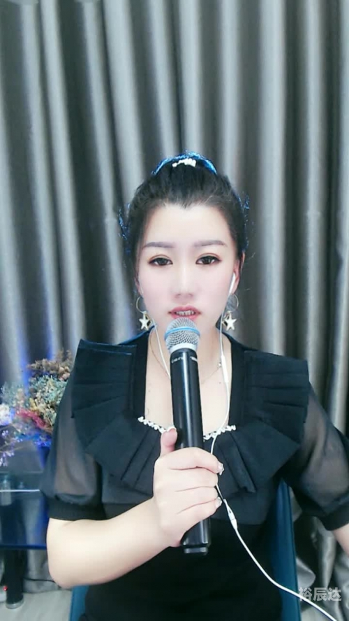 大红鹰聊天室大红鹰聊天室，畅聊情感与思想的乐园