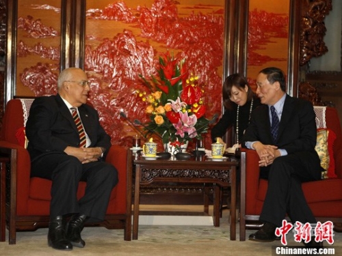 古巴首任国家主席，历史与领导风范