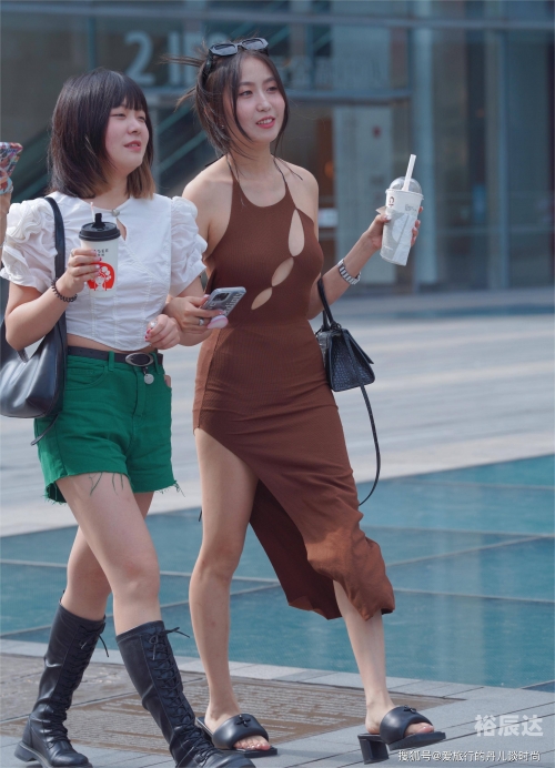 www色小姐 comwww色小姐 com，探索色情内容的边界-第2张图片