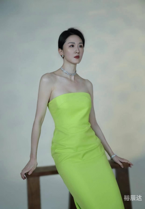 最新女优最新女优，引领演艺界新风尚-第2张图片