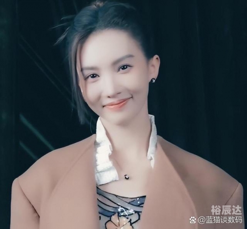 穿越娱乐圈穿越娱乐圈，星光背后的传奇