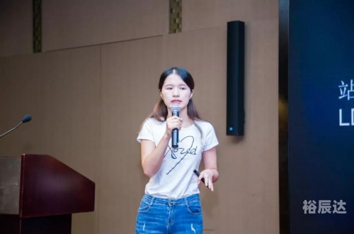 金鹰论坛金鹰论坛，探索网络交流的新天地