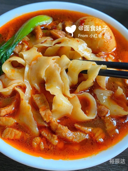 刀削面，传统美食的魅力-第1张图片